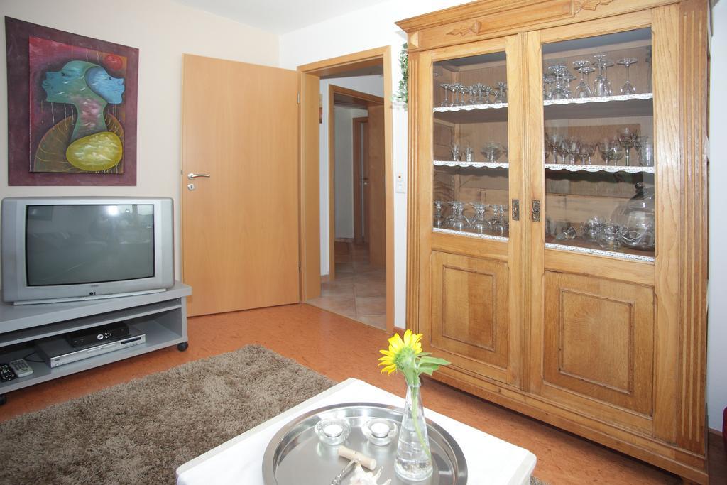 Ferienwohnung Schwarzwaldblick Bühlertal Kamer foto